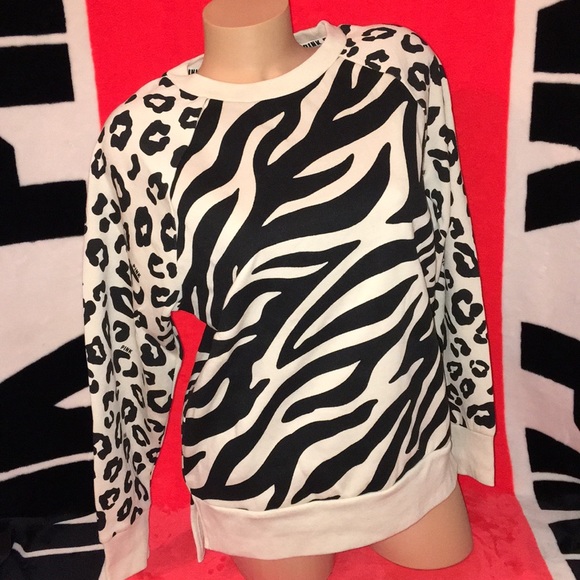 🛑SOLD🛑 Pink Zebra/Leopard Fleece Sweatshirt NEW - Picture 2 of 8